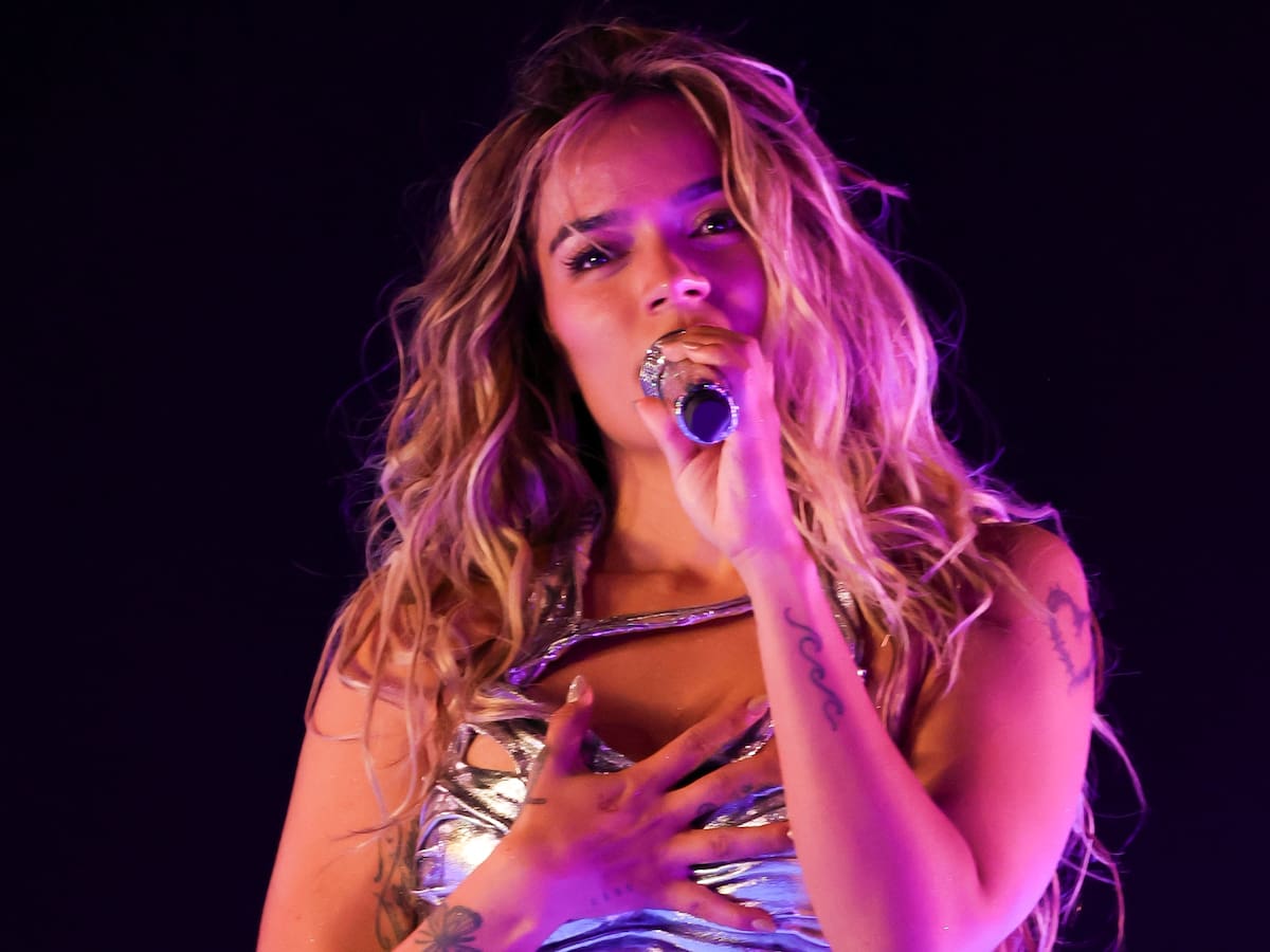 Judeline y rusowsky presentan por primera vez en directo 'BbY Wow' con Karol G y Tainy
