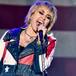 Miley Cyrus convierte su primer concierto en un año en el videoclip de Angels like you, mira la letra