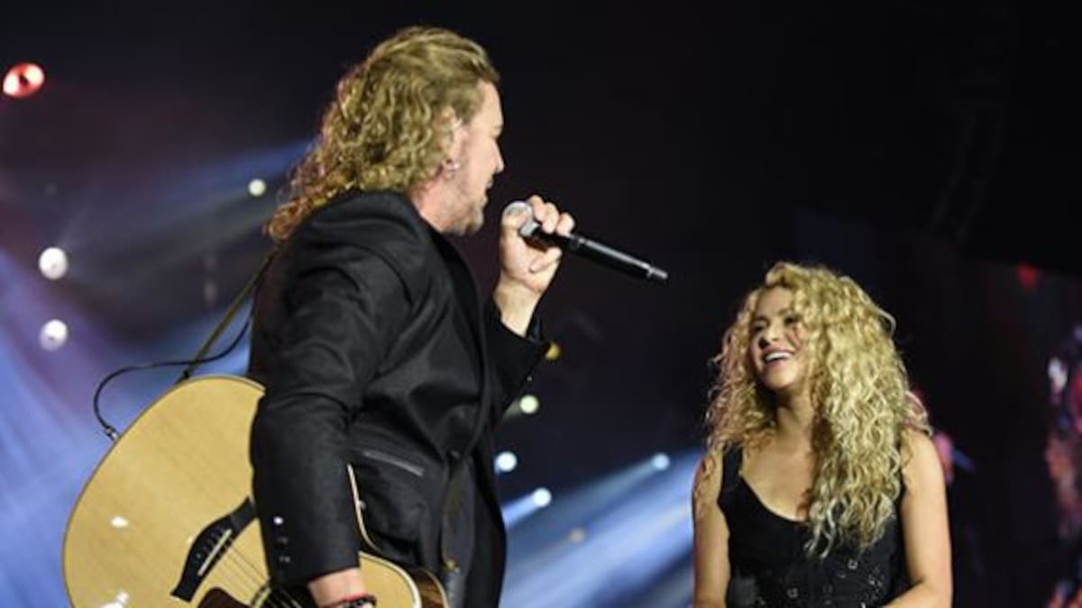Shakira sorprende a Maná en Barcelona