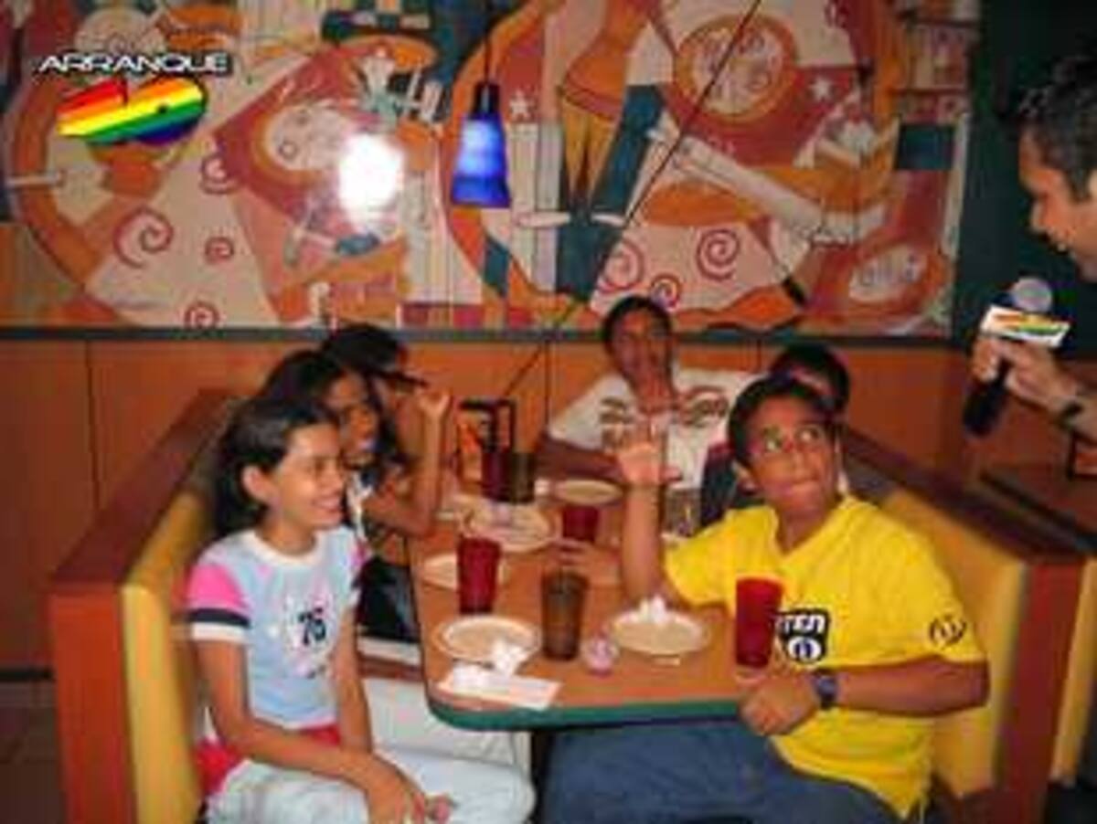 Frecuencia Estudiantil, en Pizza Hut.