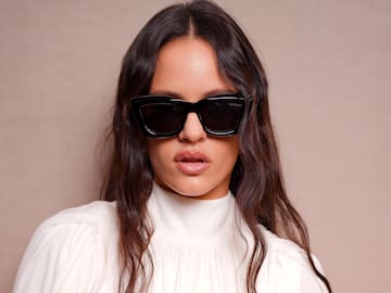 Primera imagen de Rosalía como ‘pole dancer’ en ‘Euphoria’: De monja a striper