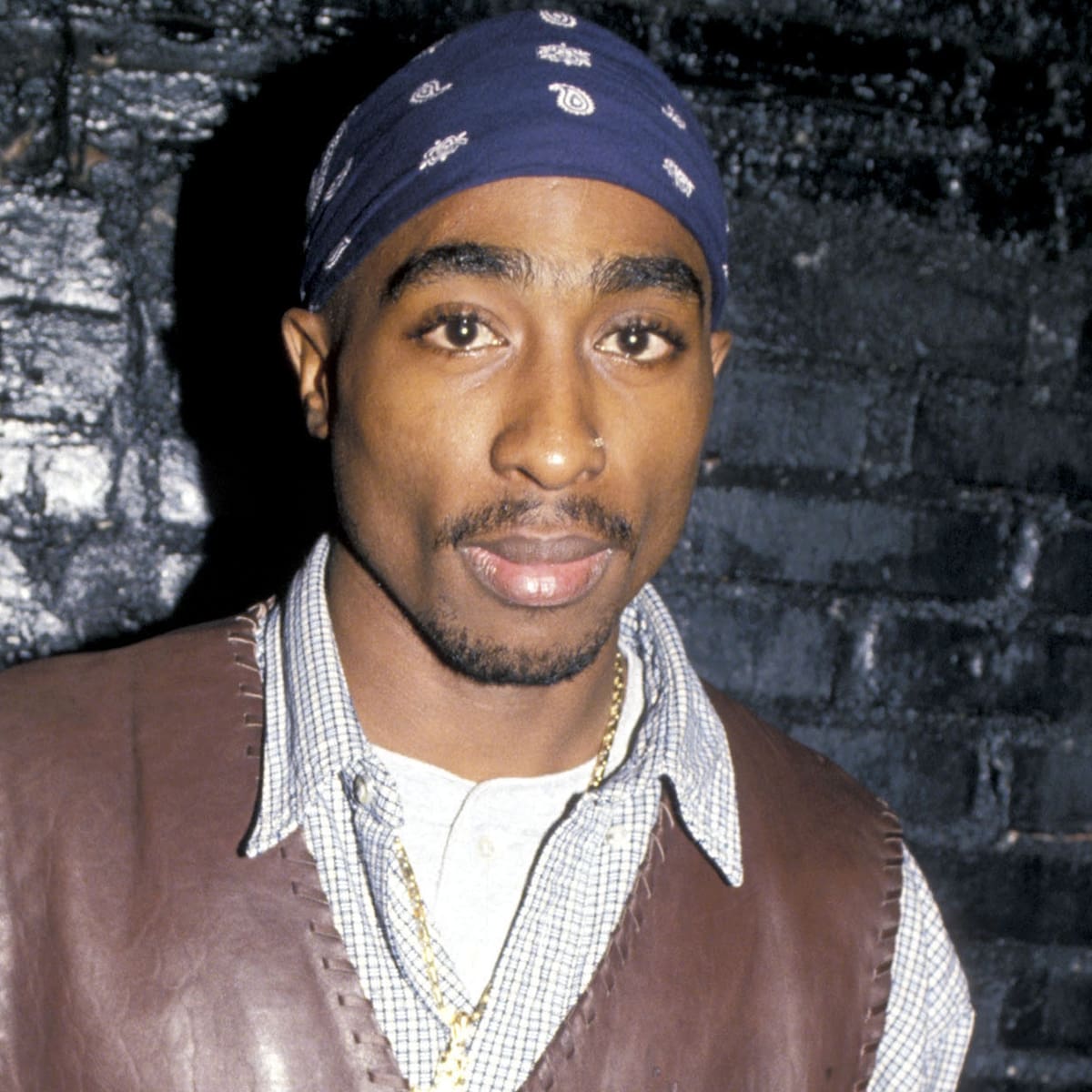 Esto ha dicho la prensa internacional de la primera biografía autorizada de Tupac Shakur que ahora llega a España