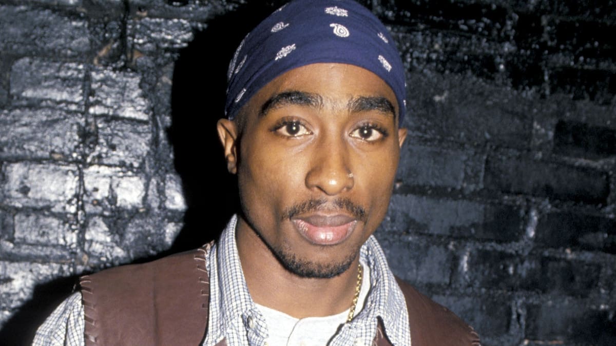 Esto ha dicho la prensa internacional de la primera biografía autorizada de Tupac Shakur que ahora llega a España