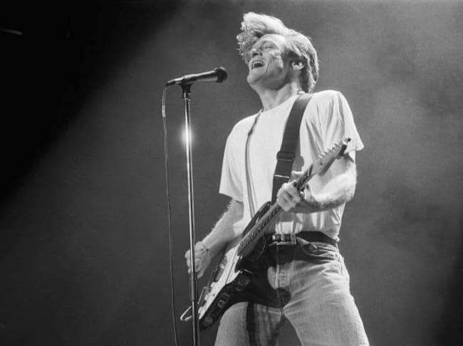 Bryan Adams durante su concierto en ' The Ahoy hal' en Rotterdam, el 13 de noviembre de 1991.