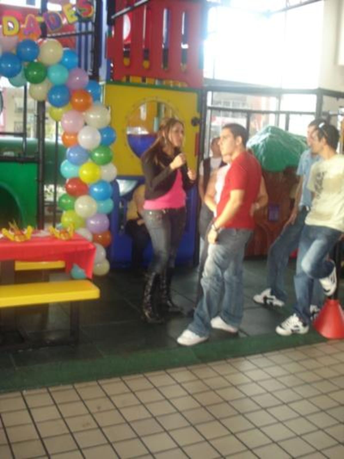 Mc Donald's Segundo Aniversario de La Hora sin Nombre