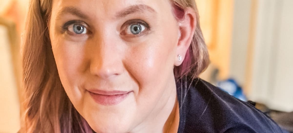 Rebecca Yarros, autora de la saga 'Empíreo'.
