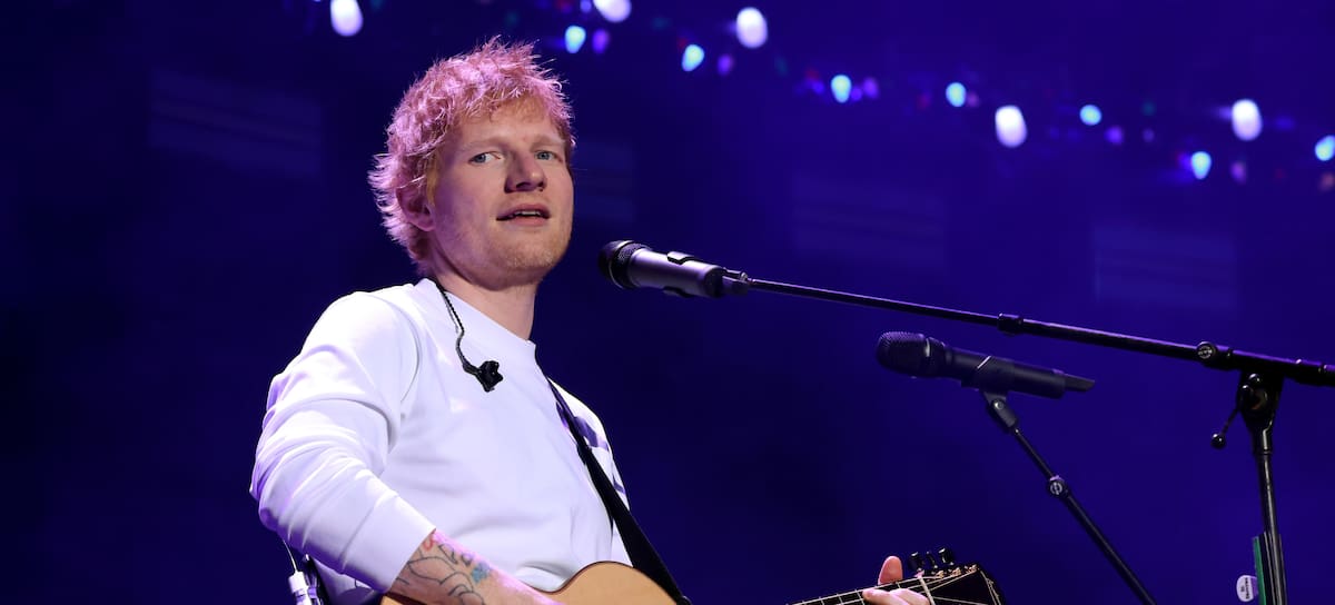 Ed Sheeran actúa en el Madison Square Garden durante el iHeartRadio Jingle Ball 2025.