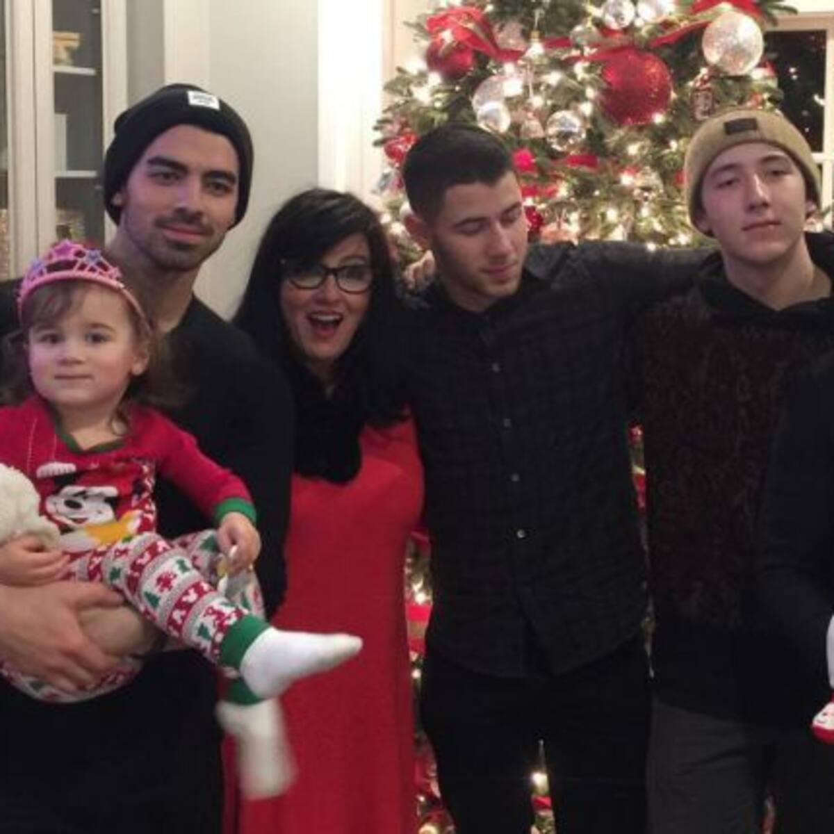 El cáncer sacude a la familia de los Jonas Brothers