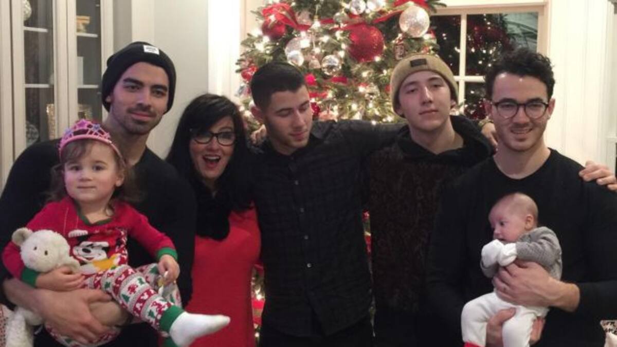El cáncer sacude a la familia de los Jonas Brothers