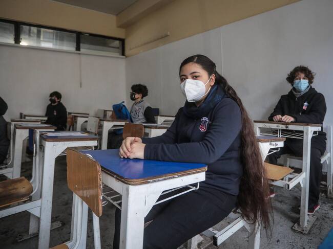 En el hall central, las autoridades les dieron la bienvenida a las nuevas mujeres estudiantes del Instituto Nacional que hasta hace algunos días solo habían tenido clases remotas por la pandemia</a>.</span>