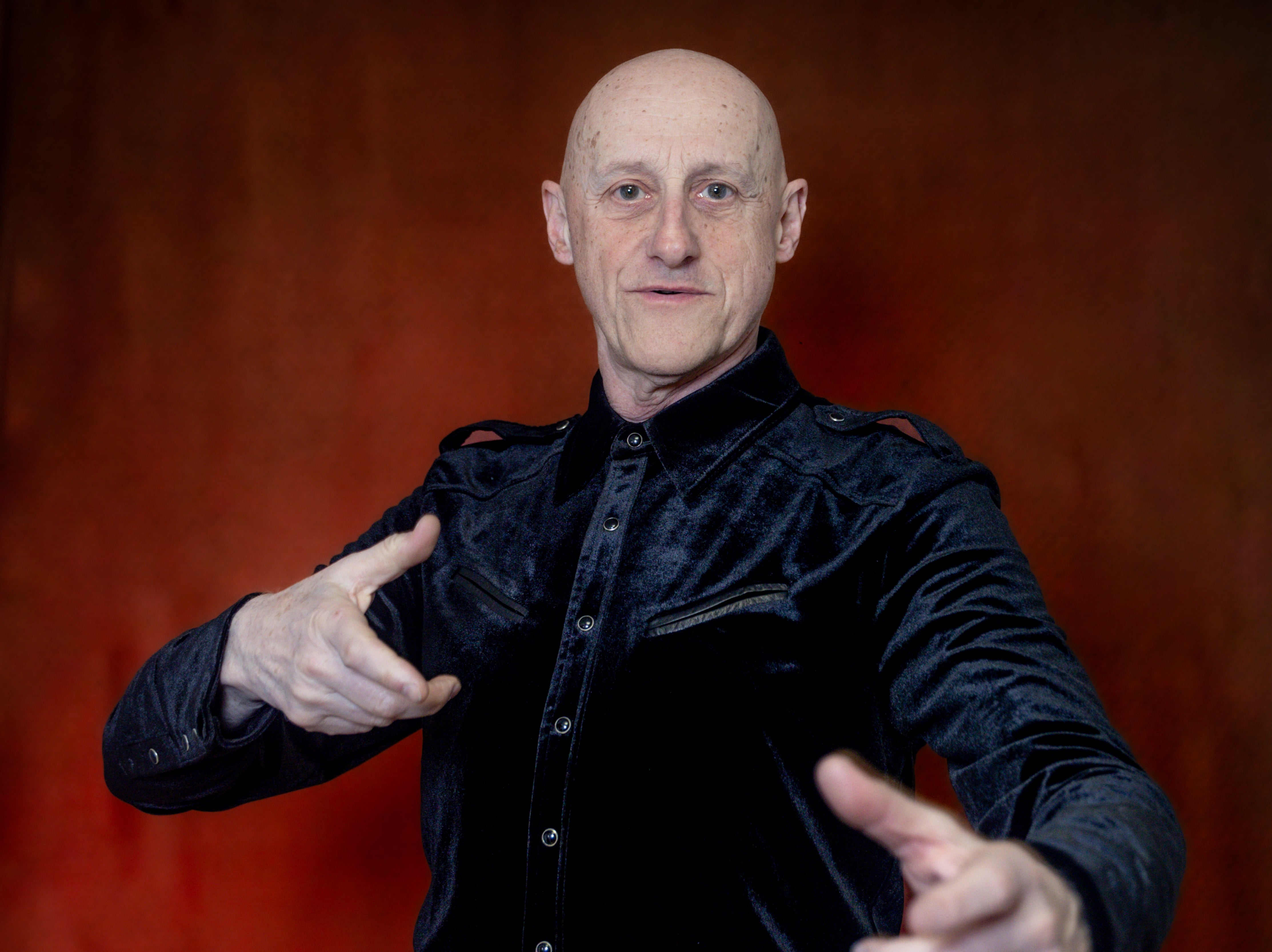 Jorge Ilegal, líder de Ilegales, posa par Europa Press, 4 de marzo de 2025.