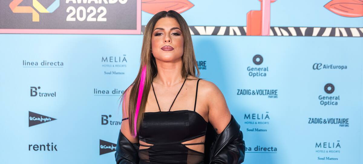 La cantante Miriam Rodríguez posando en el photocall de LOS40Music Awards