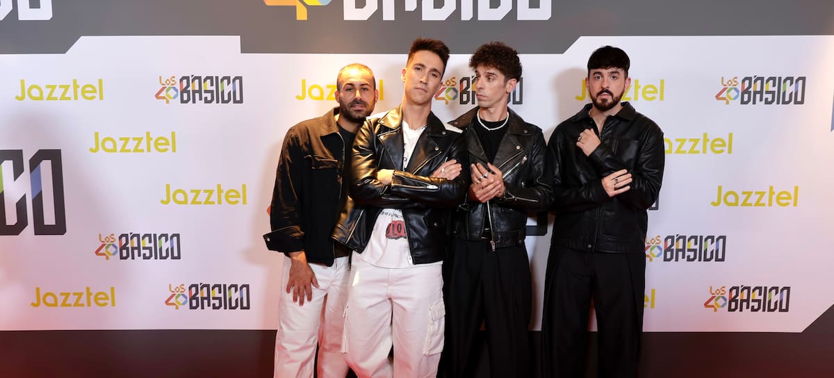 Dani Fernández fue consciente de los buenos amigos que tiene en la industria cuando vio pasar a tanto artista por la alfombra roja, entre ellos, Veintiuno.