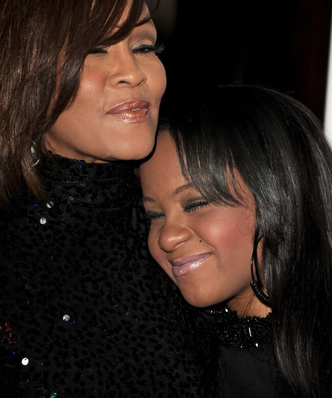 Whitney Houston y su hija Bobbi Kristina  en los Grammy de 2011