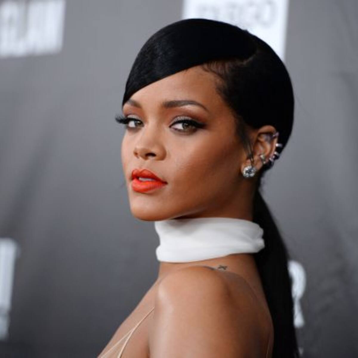 Rihanna aprende a hablar español y sus primeras palabras son muy divertidas