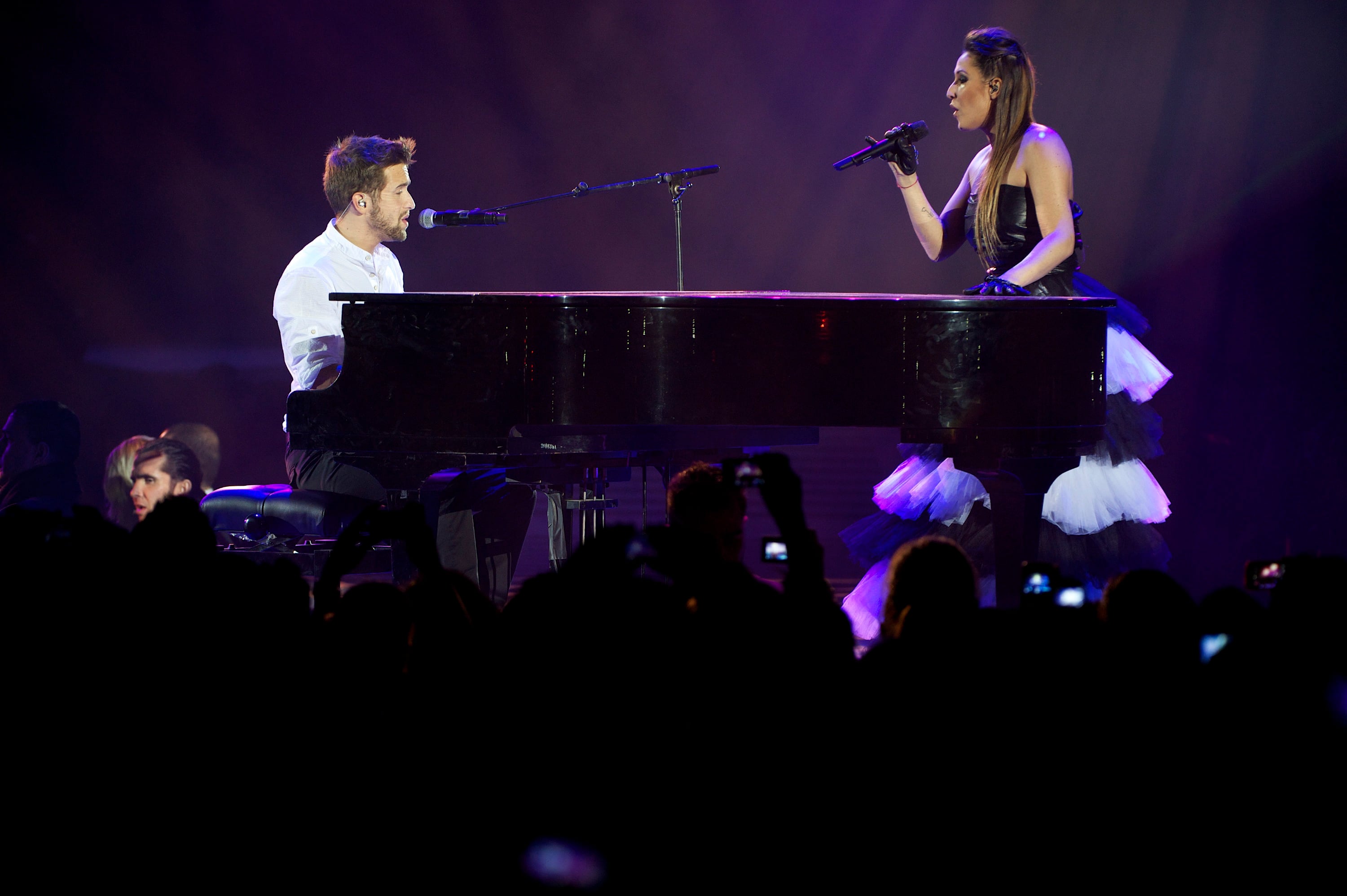 Pablo Alborán y Malú en los Premios 40 Principales en 2011