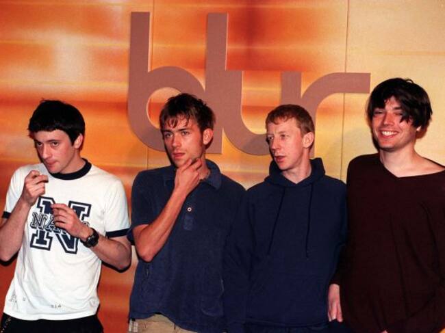 Los integrantes de Blur: Graham Coxon, Damon Albarn, Dave Rowntree y Alex James en el Cafe Royal en Londres.