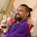 Jason Momoa presenta una prenda de ropa sin nada debajo y la reacción es unánime: “No puedo dejar de verlo”