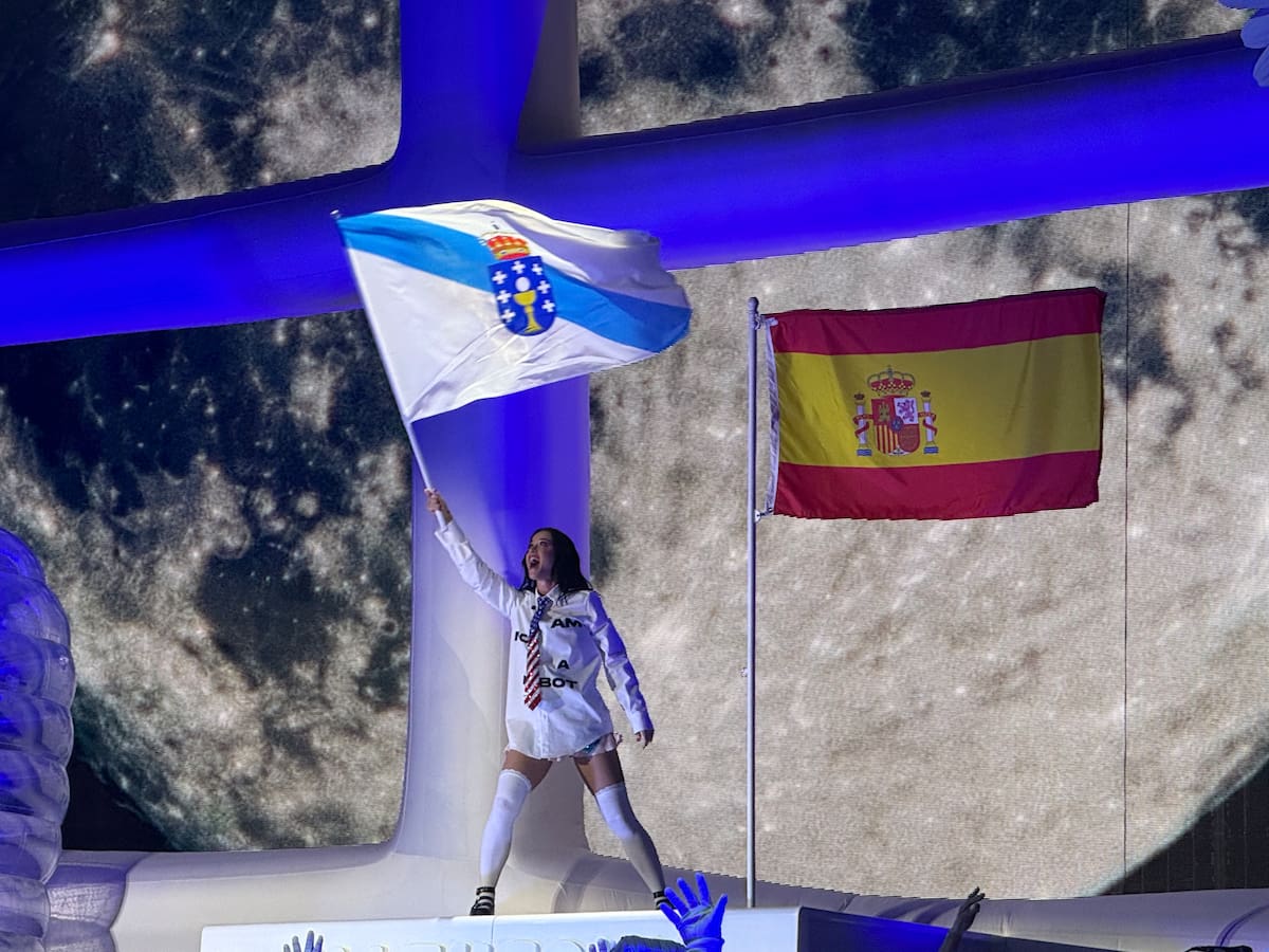 Katy Perry te obliga a coger vacaciones en el arranque de su gira de festivales en O Son do Camiño
