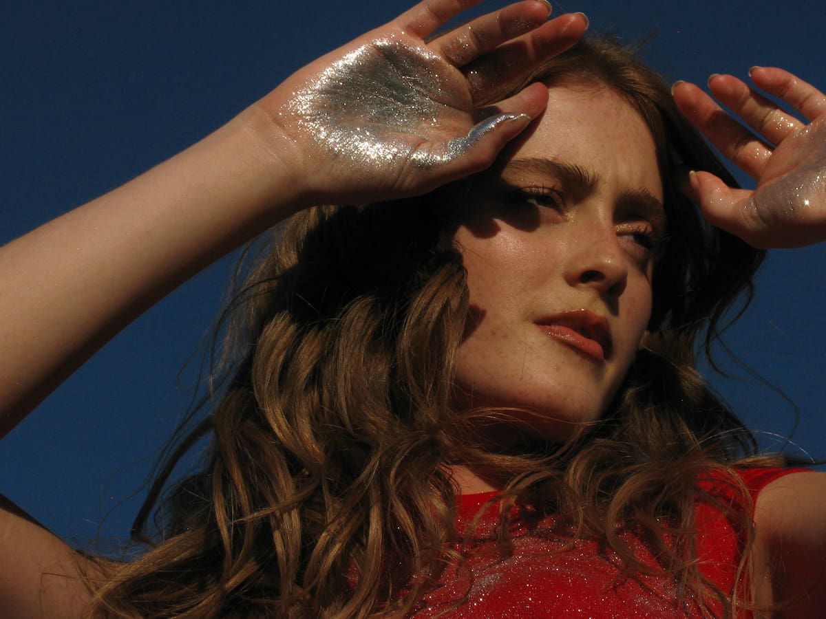 Olivia Bay anuncia su primer EP, 'El amor no está de moda': "Tengo vértigo, pero me gusta esa adrenalina"