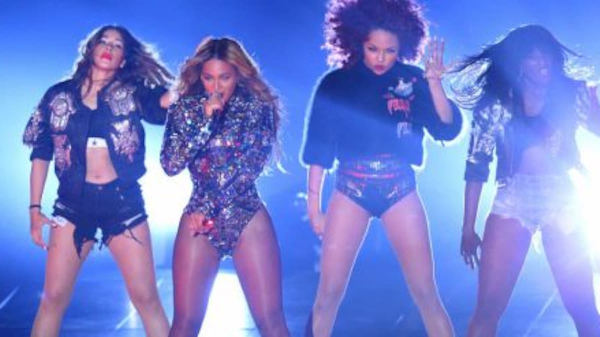 Le propuso casamiento a una bailarina de Beyoncé en vivo!