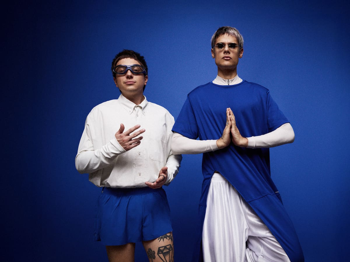 Ca7riel y Paco Amoroso desatan la locura con su música desprejuiciada en el Autocine de Madrid