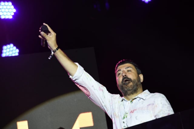 Tony Aguilar presentó LOS40 Playa Pop 2022.