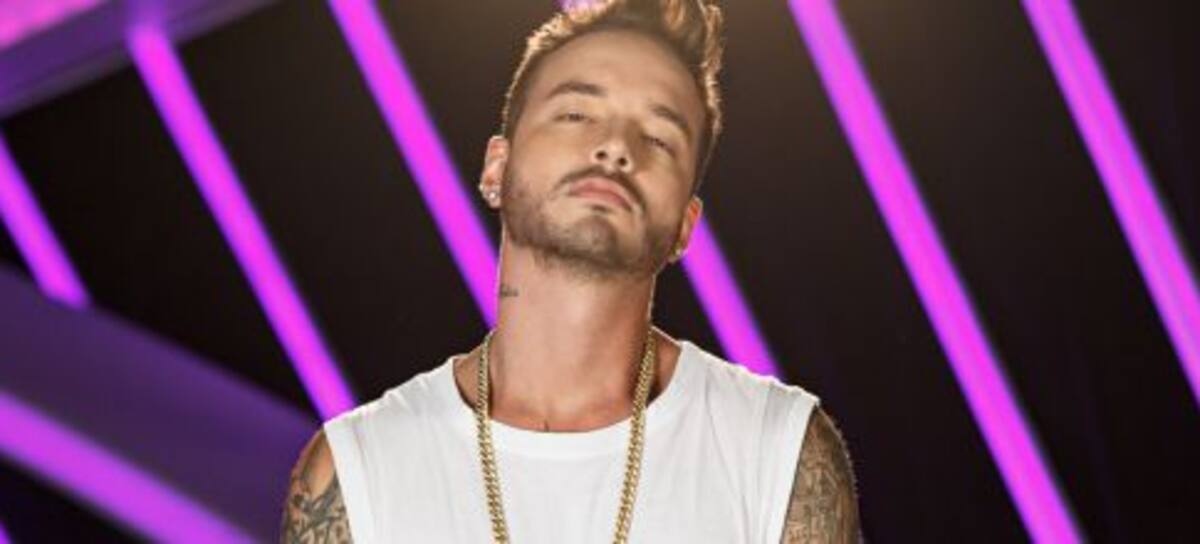 J Balvin sin tatuajes!