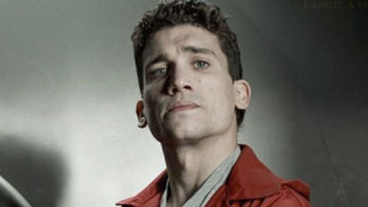 Un actor de “La Casa de Papel” comenzó a seguir a una famosa argentina