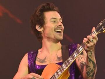 Harry Styles interpreta en acústico ‘Boyfriends’, uno de los temas de su último disco