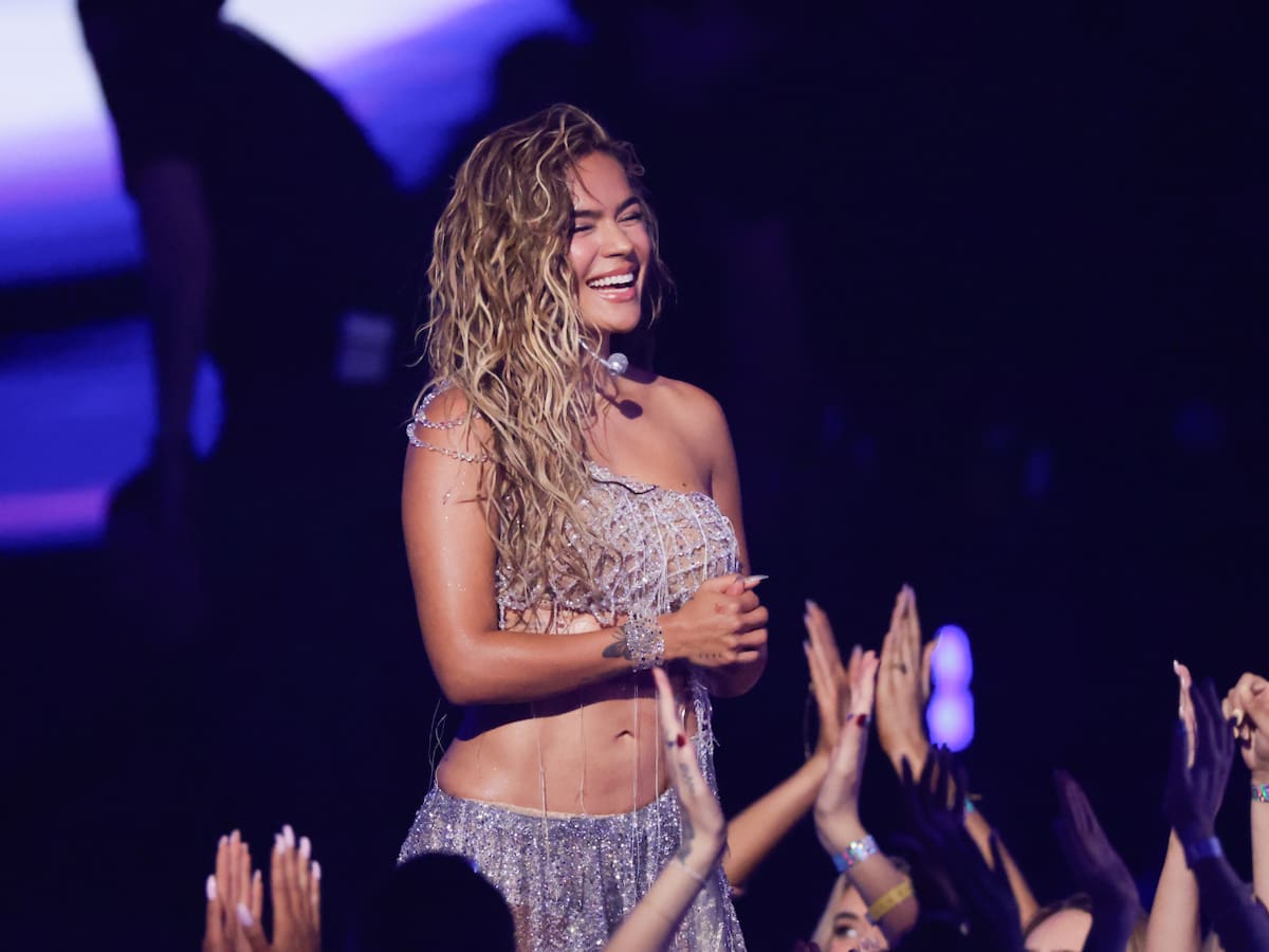 Karol G y Bruno Mars graban en directo el videoclip de ‘Still’