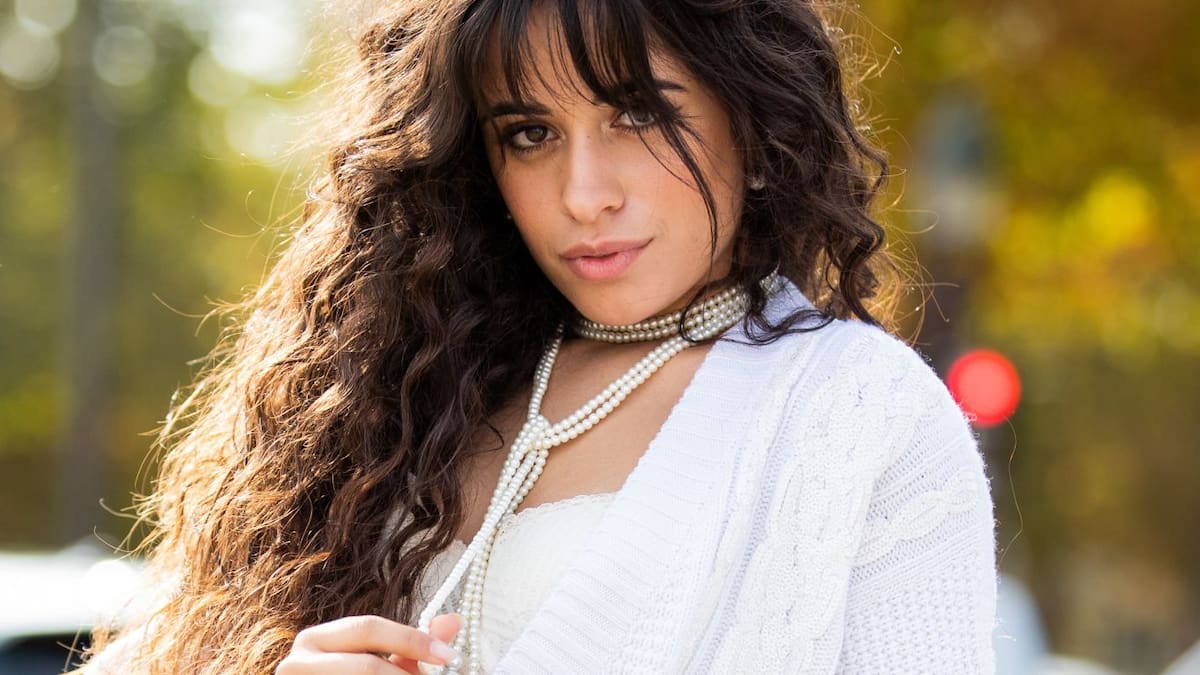 Camila Cabello revoluciona la red con su nueva música y su discurso body-positive