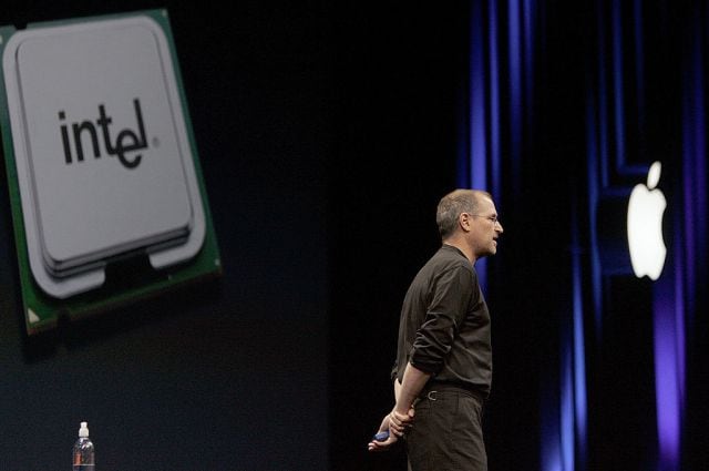 Apple presenta la incorporación de Intel a sus ordenadores en 2005