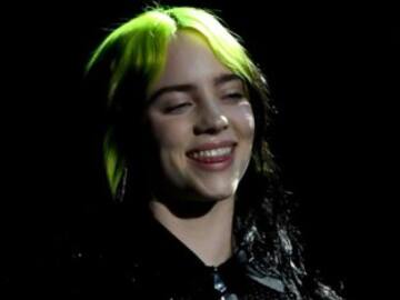 Billie Eilish expande su marca: de ukeleles a muñecas de juguete