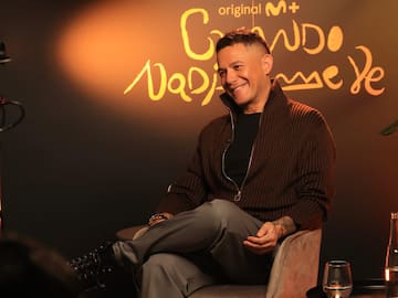 Entrevista a Alejandro Sanz, que abre el baúl de los recuerdos: “En esto de la música tiene que haber algo de rebelde”