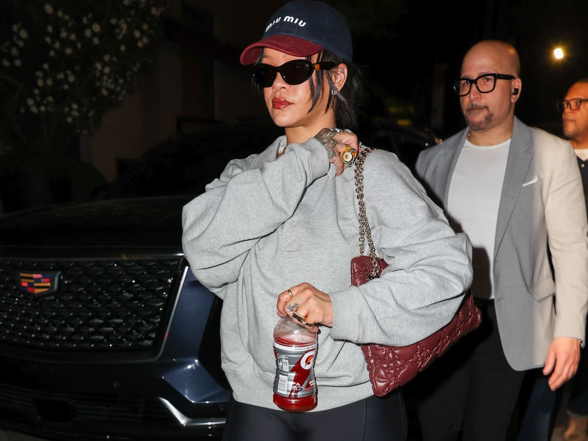 Rihanna celebra el primer año de su hija Rocki con unas imágenes inéditas: "¿Quién me dejó tener una hija, hermano?”