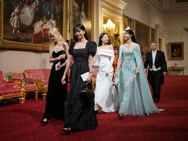 Las chicas de BLACKPINK en el Palacio de Buckingham