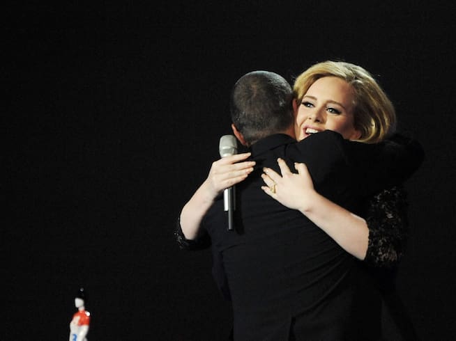 Adele y George Michael en los BRIT 2012