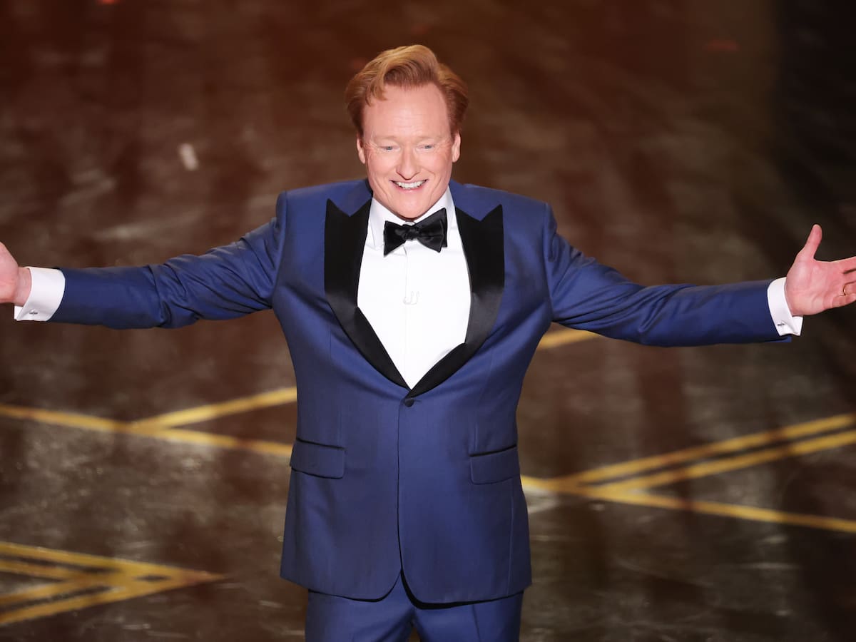 “Si nos estás viendo desde España…”: el mensaje de Conan O’Brien en los Oscar que está dando que hablar