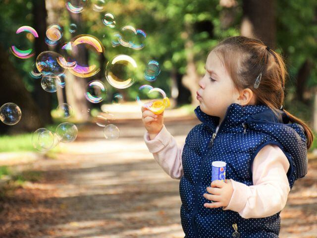 Los niños tienen la capacidad de sorprenderse por todo