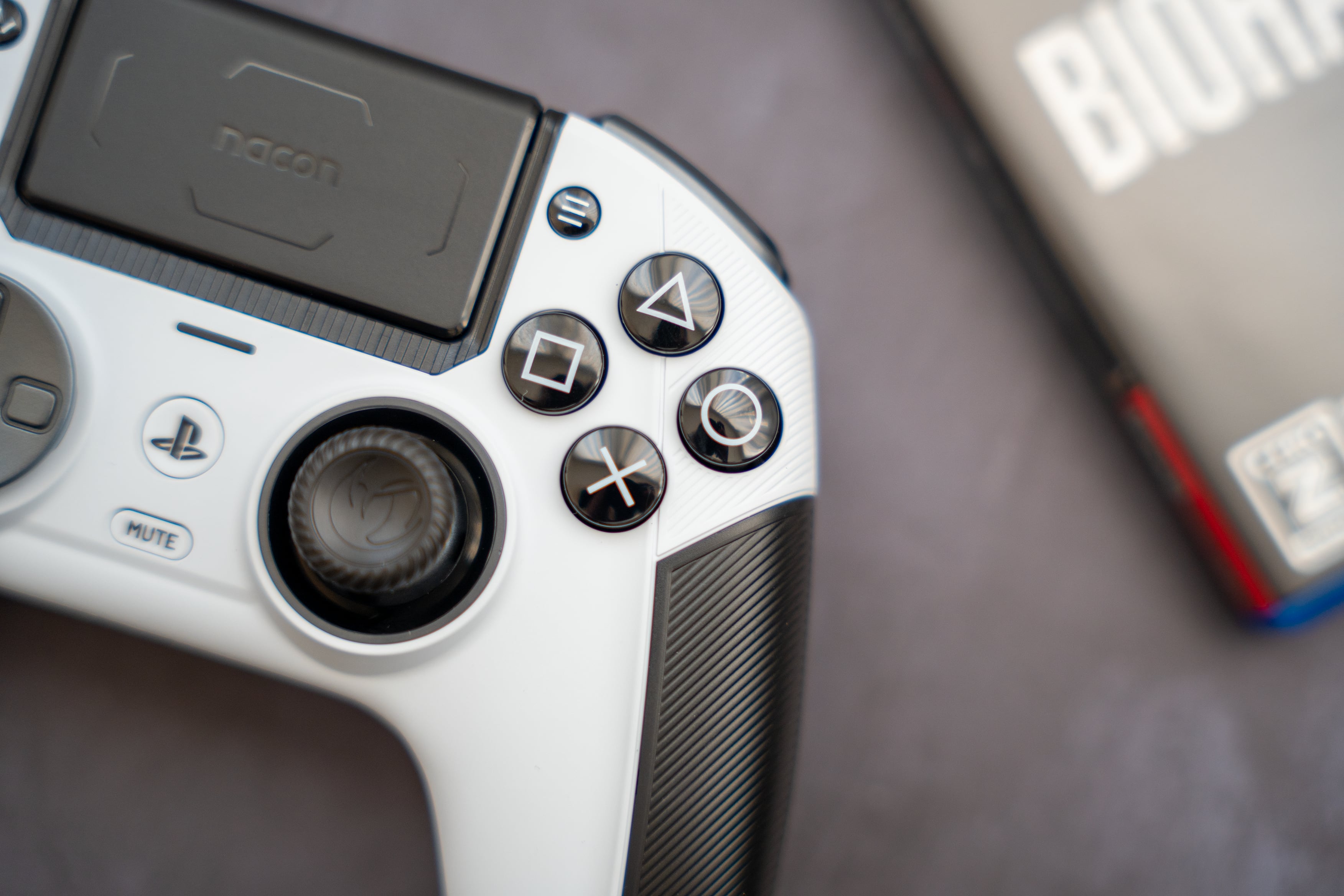 Nacon Revolution Pro 5