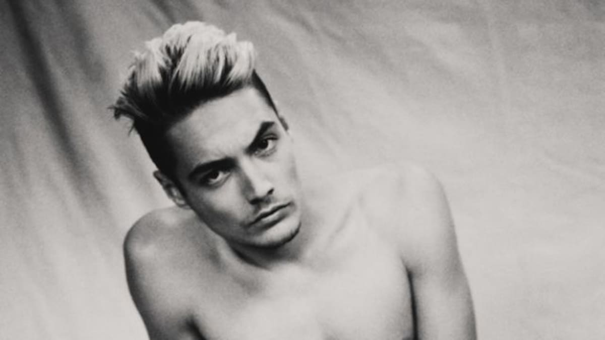 El nieto de Bob Dylan cambió la música por el modelaje