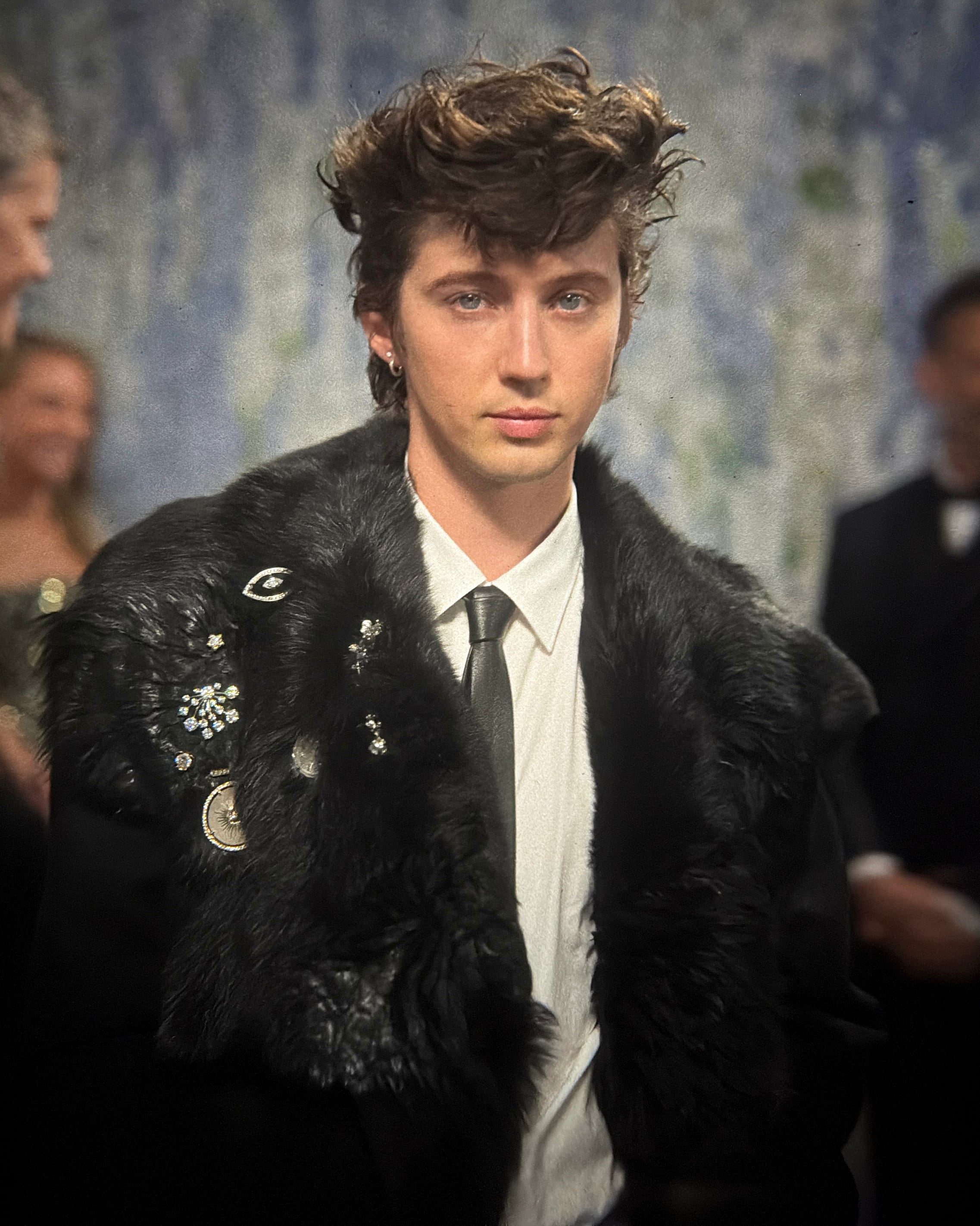 Troye Sivan en la MET Gala 2026.