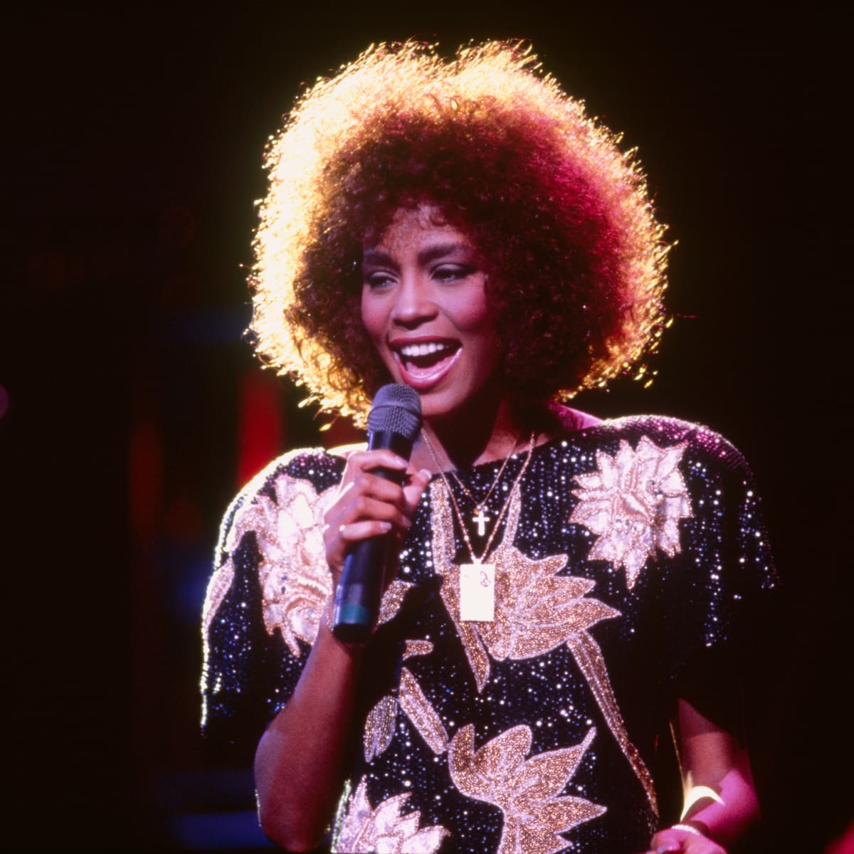 Whitney Houston ya tiene su propia Barbie y recrea su icónico look de los 80