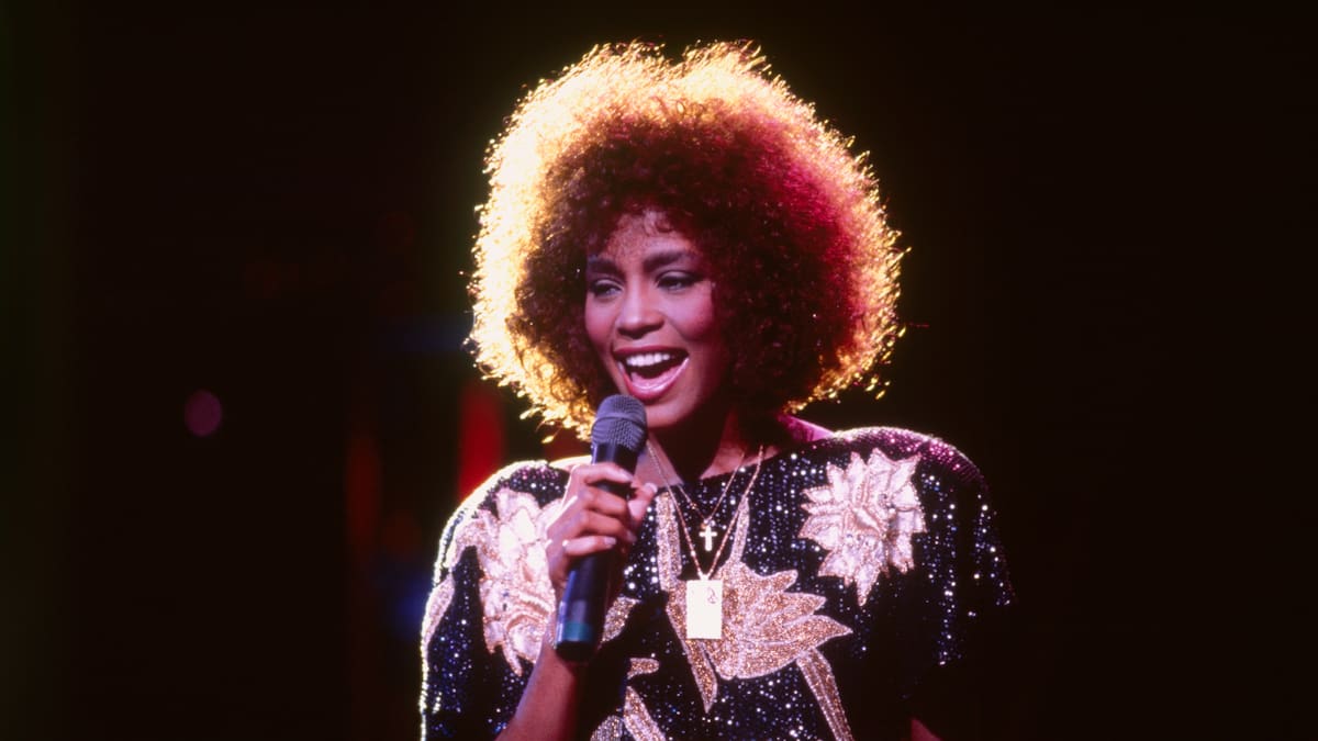 Whitney Houston ya tiene su propia Barbie y recrea su icónico look de los 80