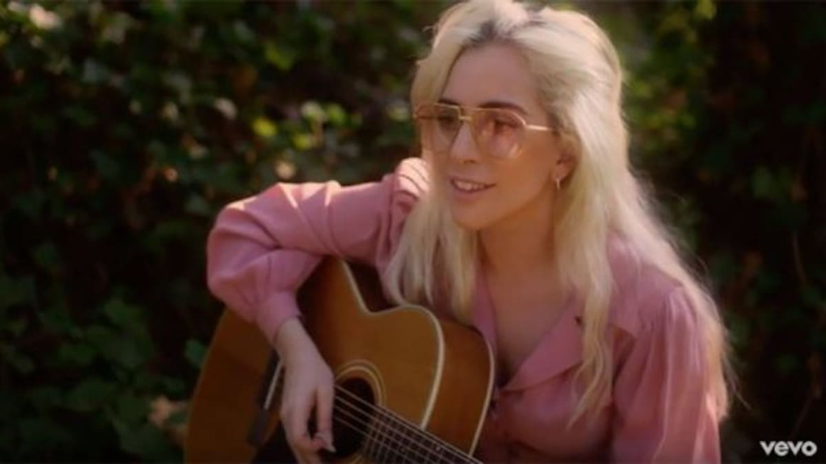 Lady Gaga nos sorprendió con su nuevo video 'Joanne'