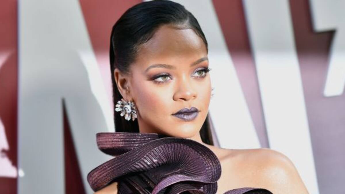 Rihanna se mostró al natural y sin maquillaje