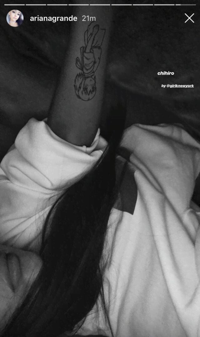 Ariana Grande mostró su nuevo tatuaje en Instagram