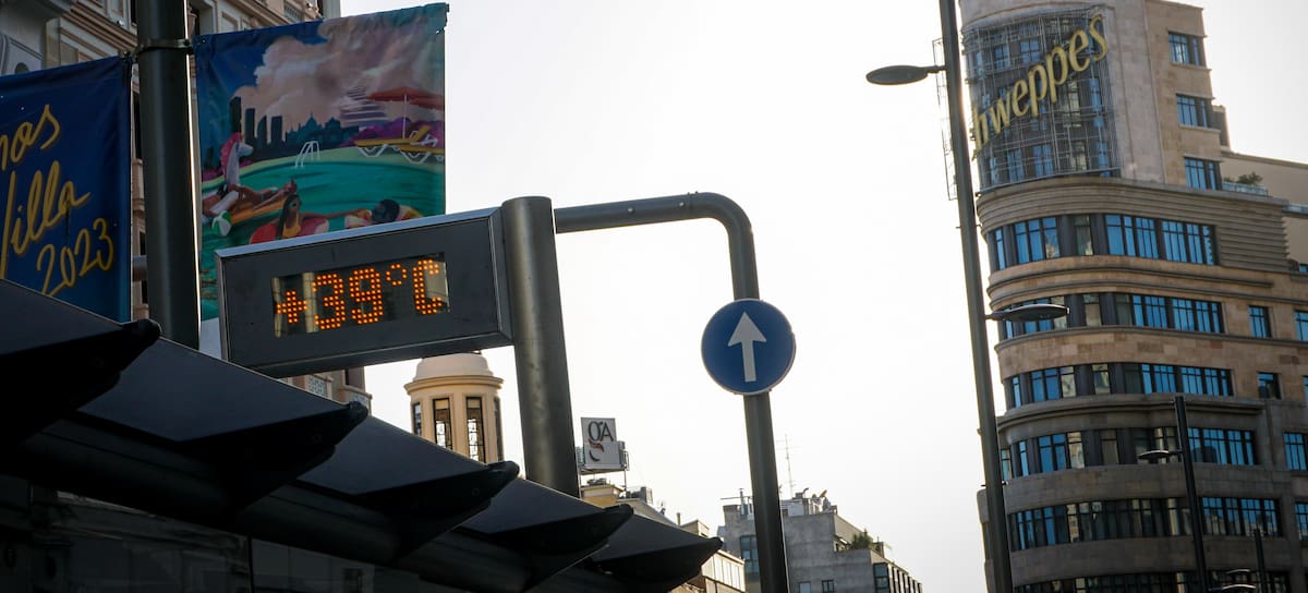 Un termómetro en la Gran Vía de Madrid.