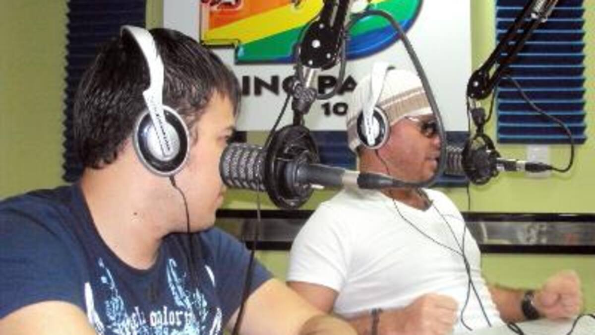 Escats presenta Despacito en Los 40 Prinicipales